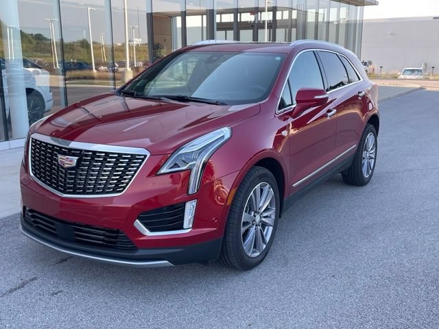Used 2025 Cadillac XT5 Premium Luxury w/ Technology Package AWD/4WD image 2