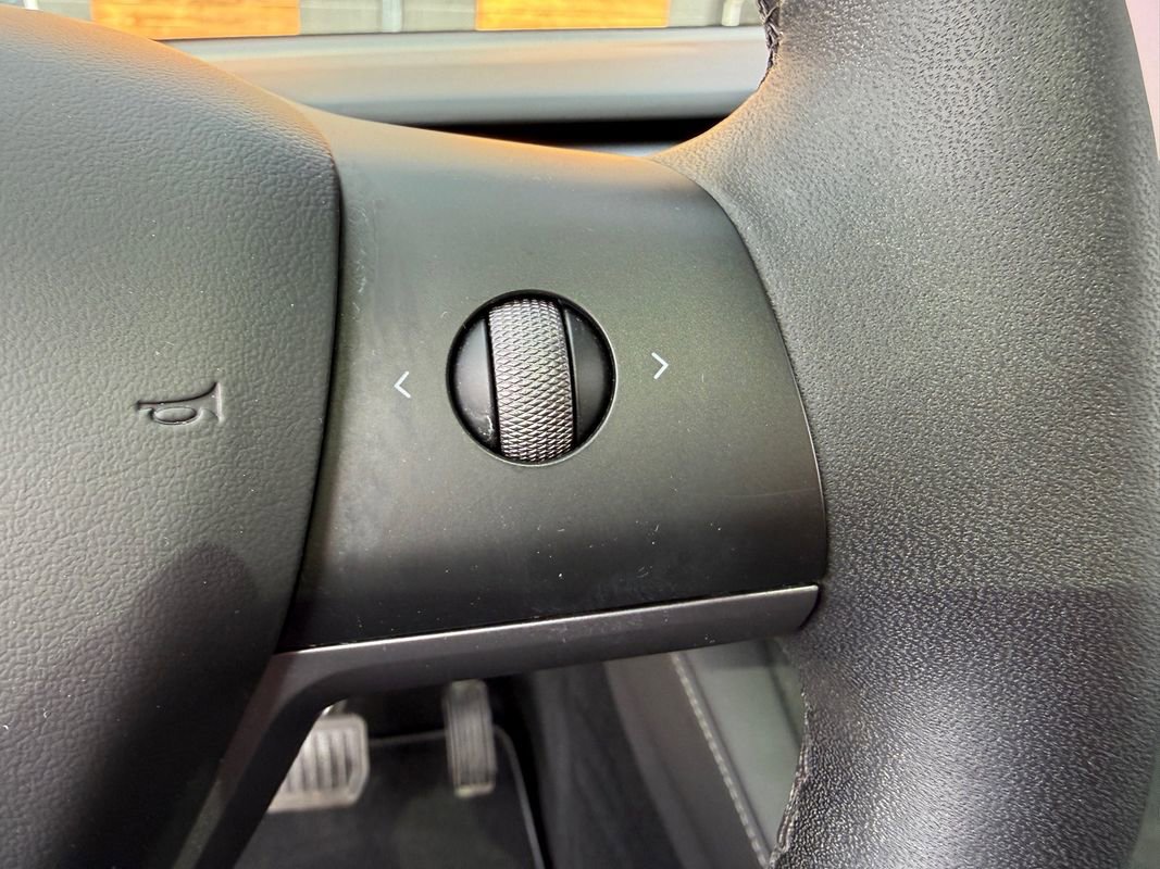 Used 2024 Tesla Model Y Long Range image 31