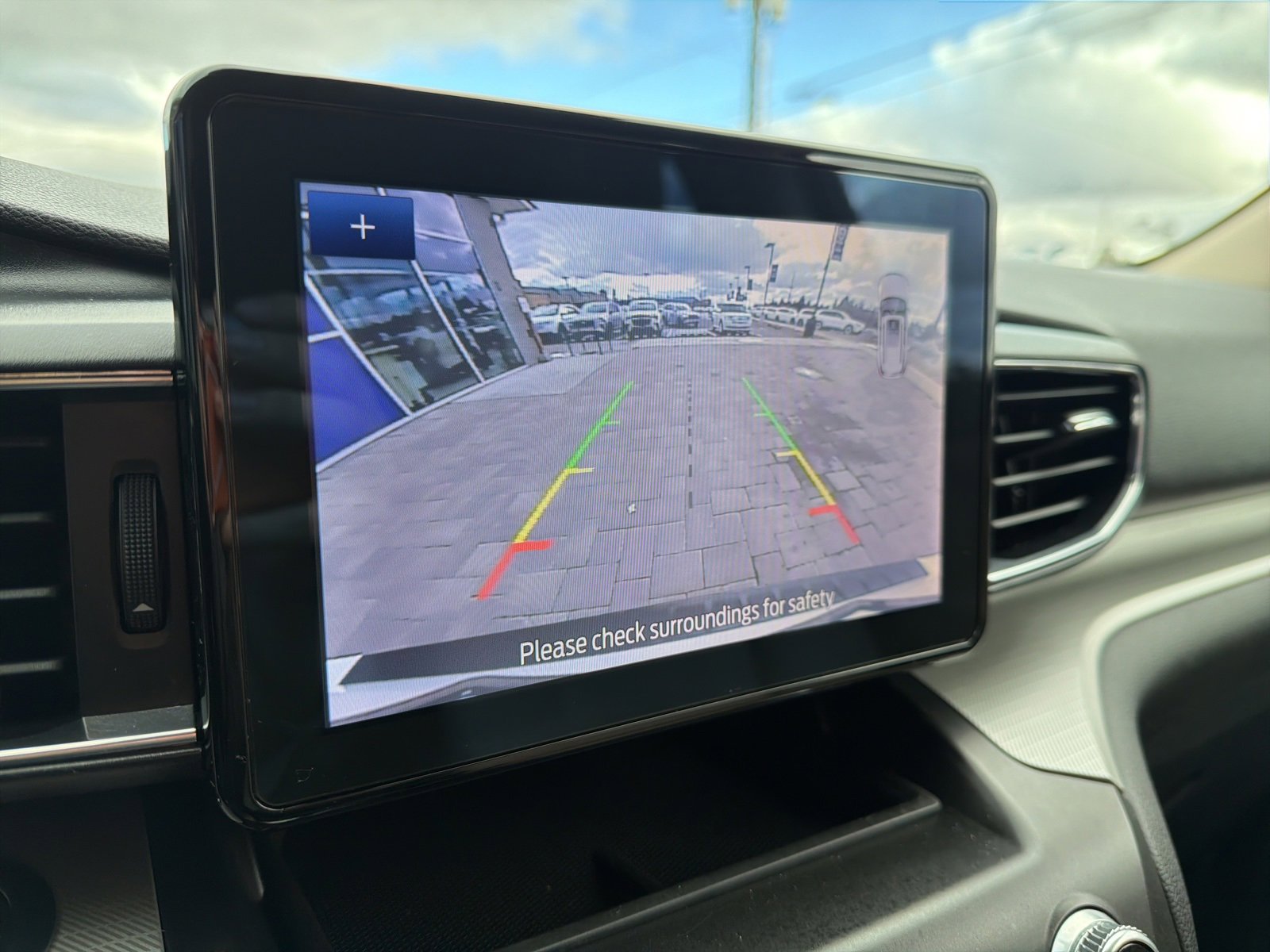 Used 2020 Ford Explorer XLT w/ Equipment Group 202A image 29