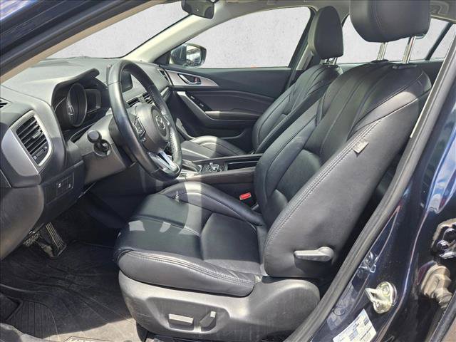 Used 2018 MAZDA MAZDA3 Touring FWD image 14
