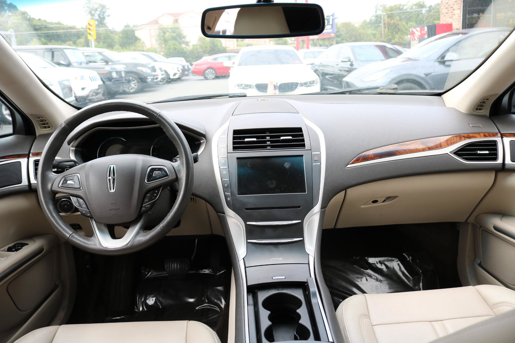 Used 2016 Lincoln MKZ FWD image 34