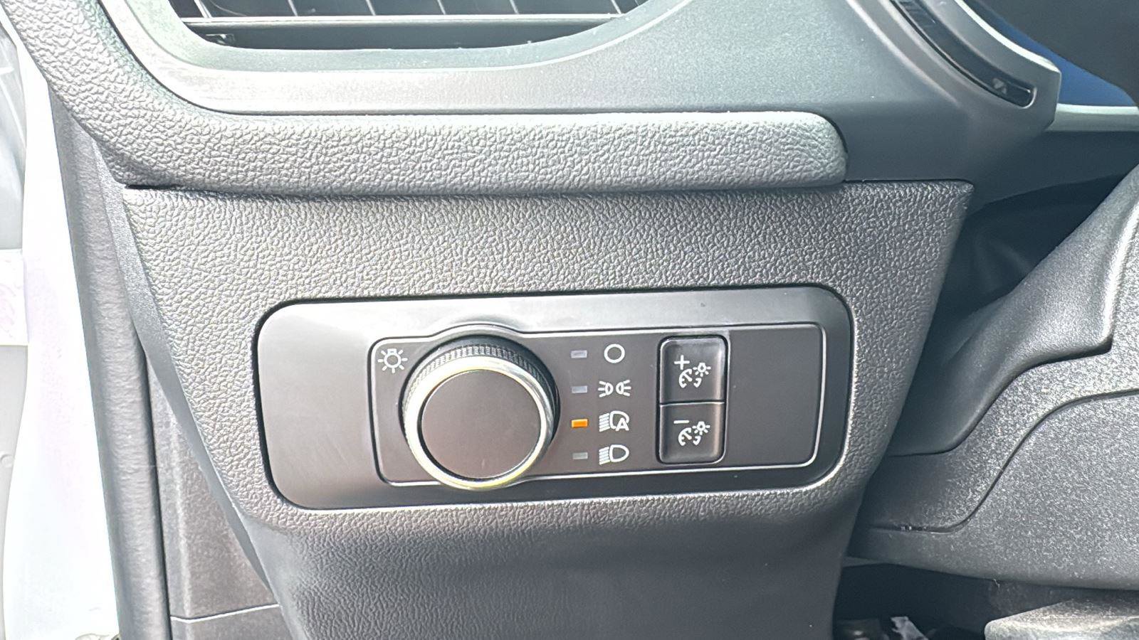 Used 2025 Ford Escape ST-Line FWD image 9