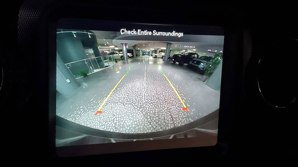 Used 2022 Jeep Wrangler Unlimited Sahara image 24