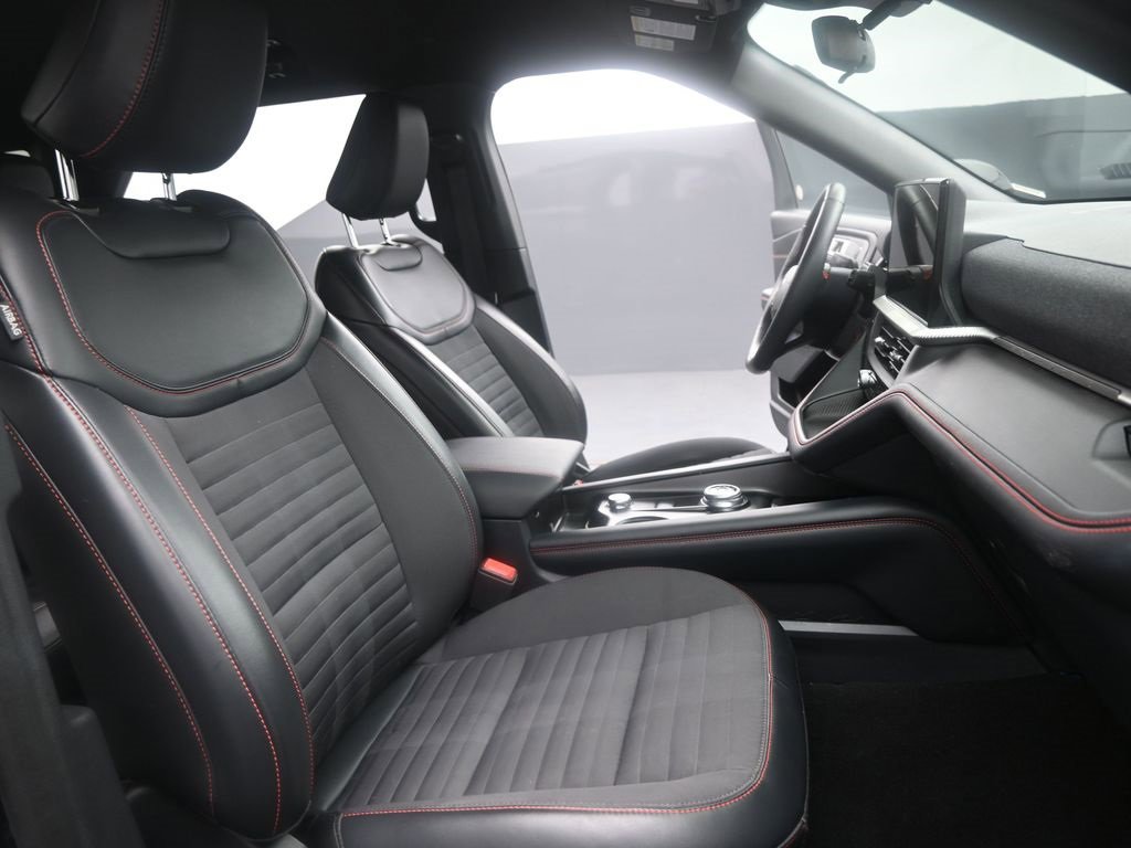 Used 2025 Ford Explorer ST-Line w/ ST-Line Street Pack image 15