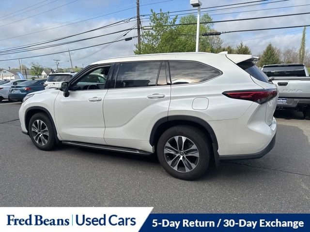Used 2021 Toyota Highlander XLE image 12