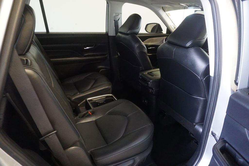 Used 2024 Toyota Grand Highlander Limited image 26