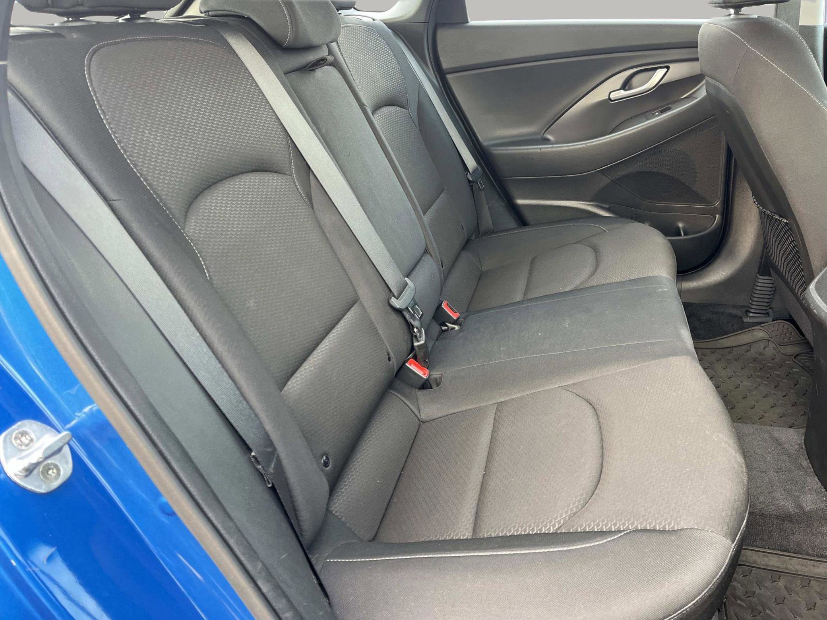 Used 2018 Hyundai Elantra GT image 23
