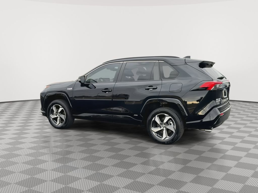 Used 2022 Toyota RAV4 SE image 6