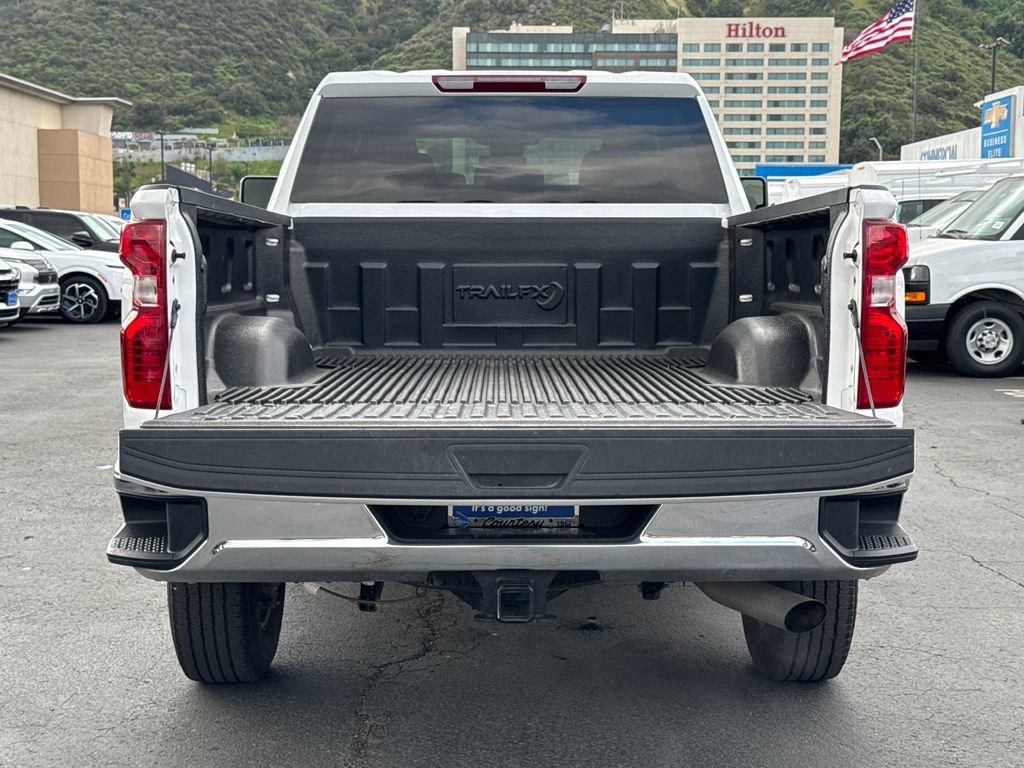 Used 2025 Chevrolet Silverado 2500 LT w/ Convenience Package AWD/4WD image 13