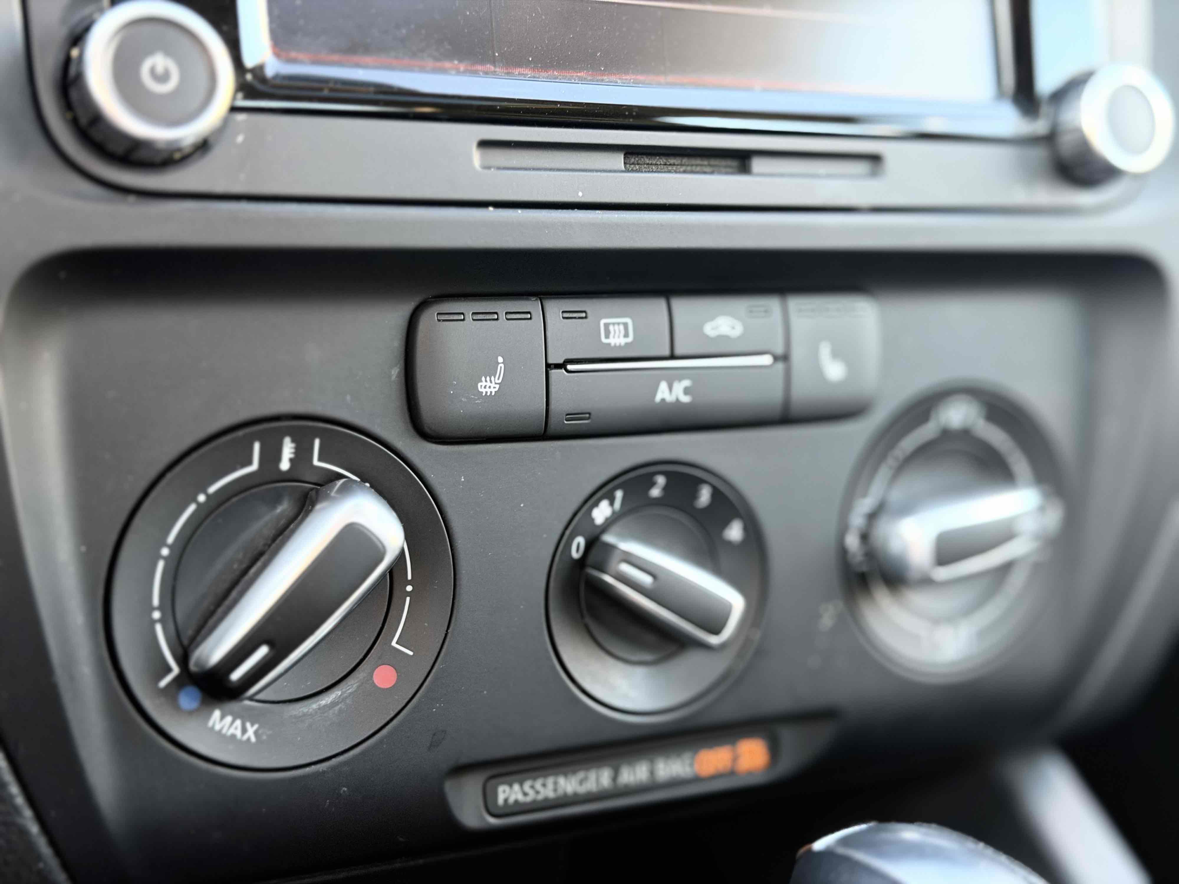 Used 2014 Volkswagen Jetta SE image 29