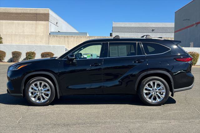 Certified 2021 Toyota Highlander Limited AWD/4WD image 9