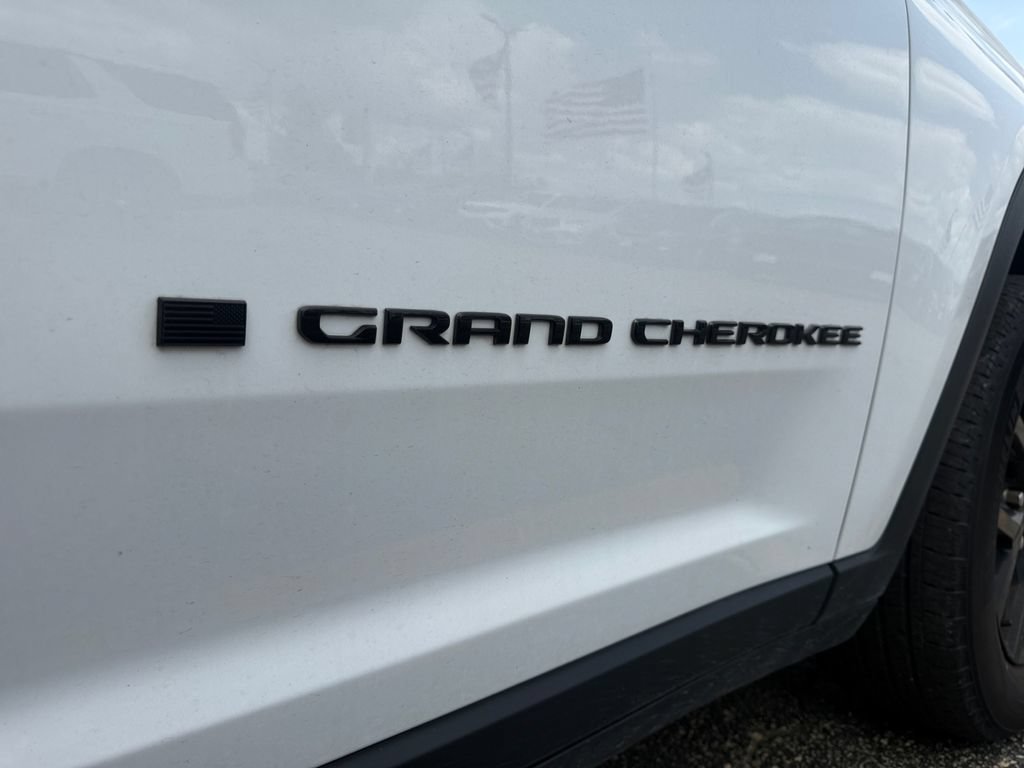 Used 2024 Jeep Grand Cherokee Altitude AWD/4WD image 48