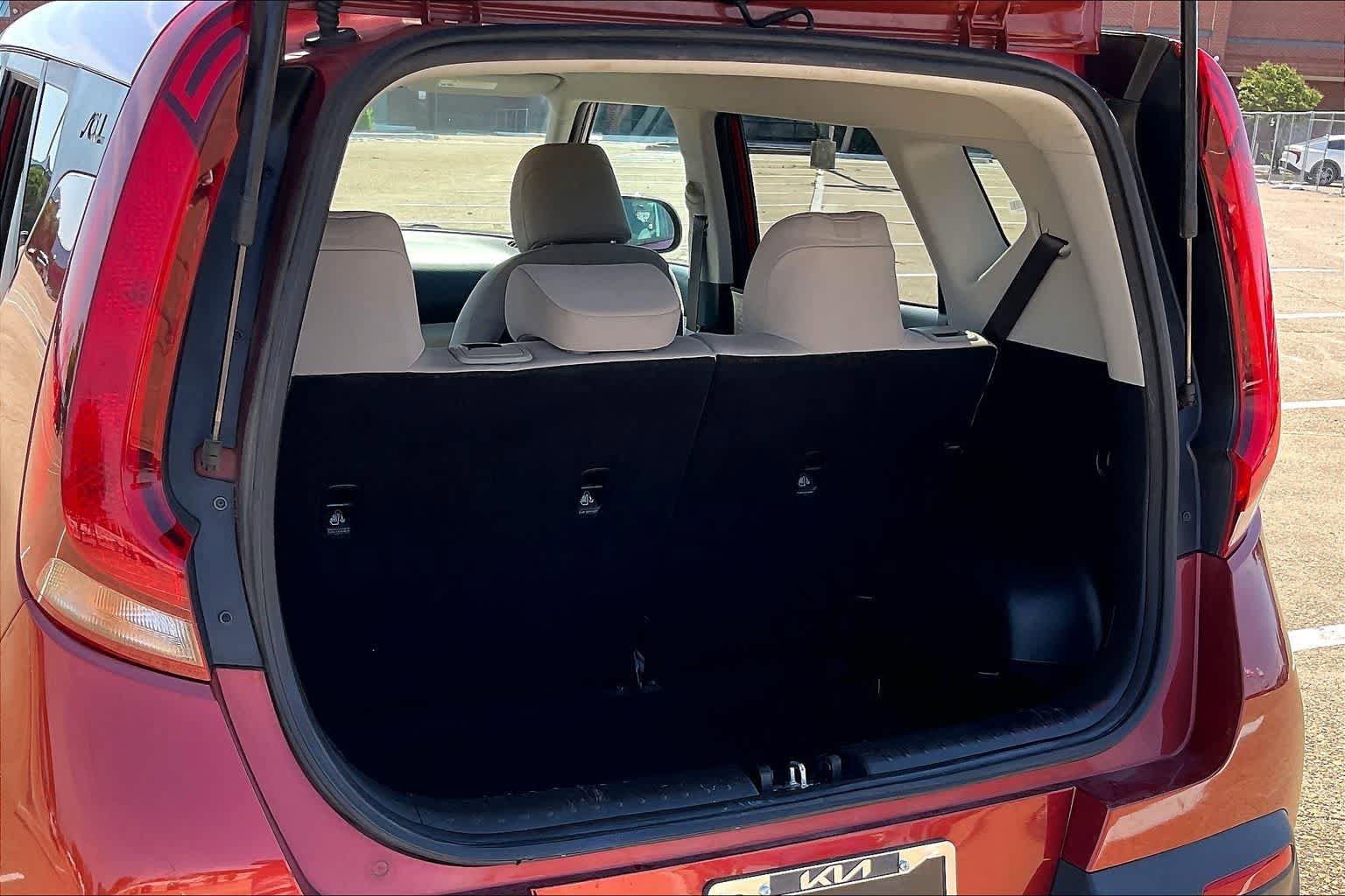 Used 2020 Kia Soul LX FWD image 17