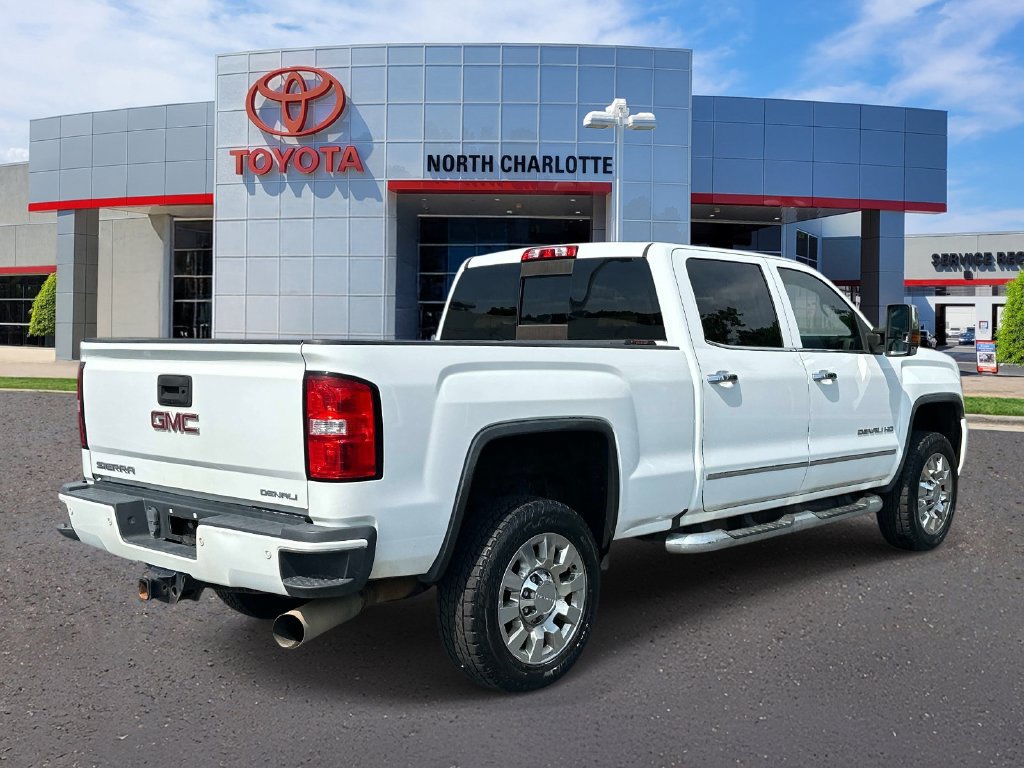 Used 2017 GMC Sierra 2500 Denali w/ Duramax Plus Package AWD/4WD image 7