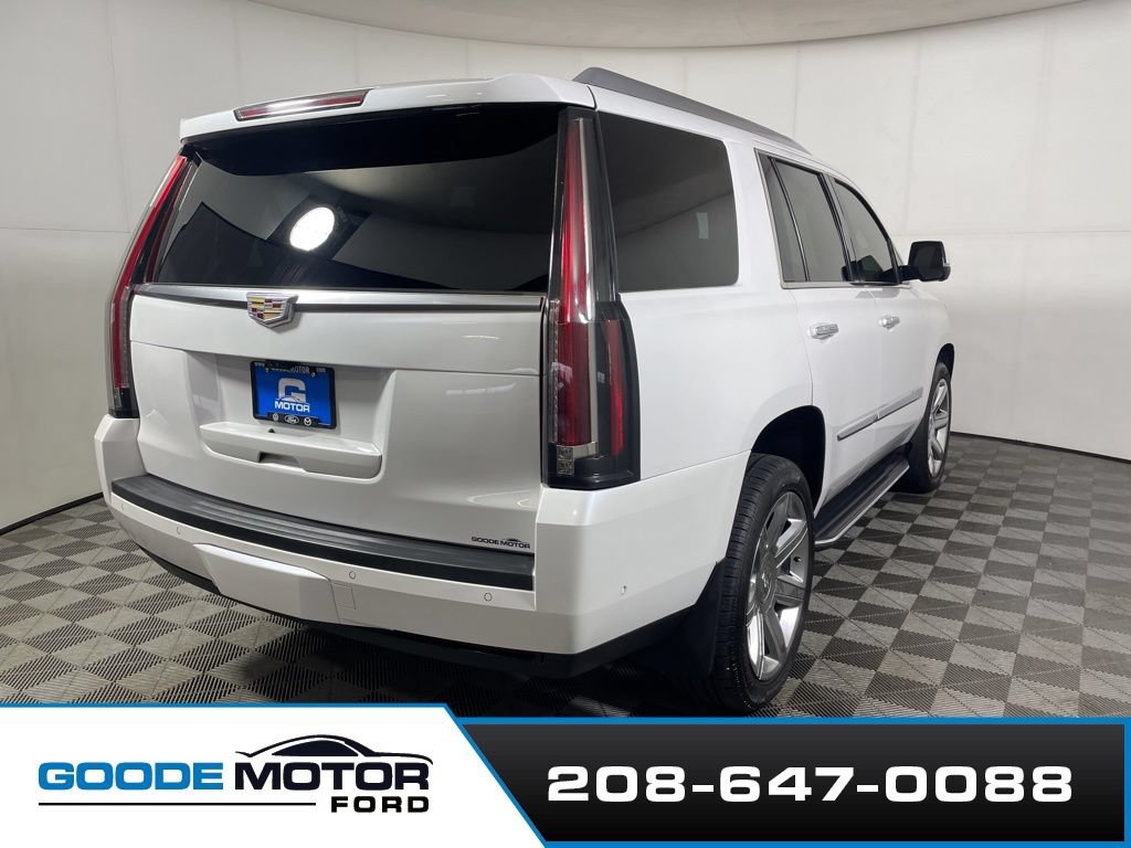 Used 2019 Cadillac Escalade Premium Luxury AWD/4WD image 7