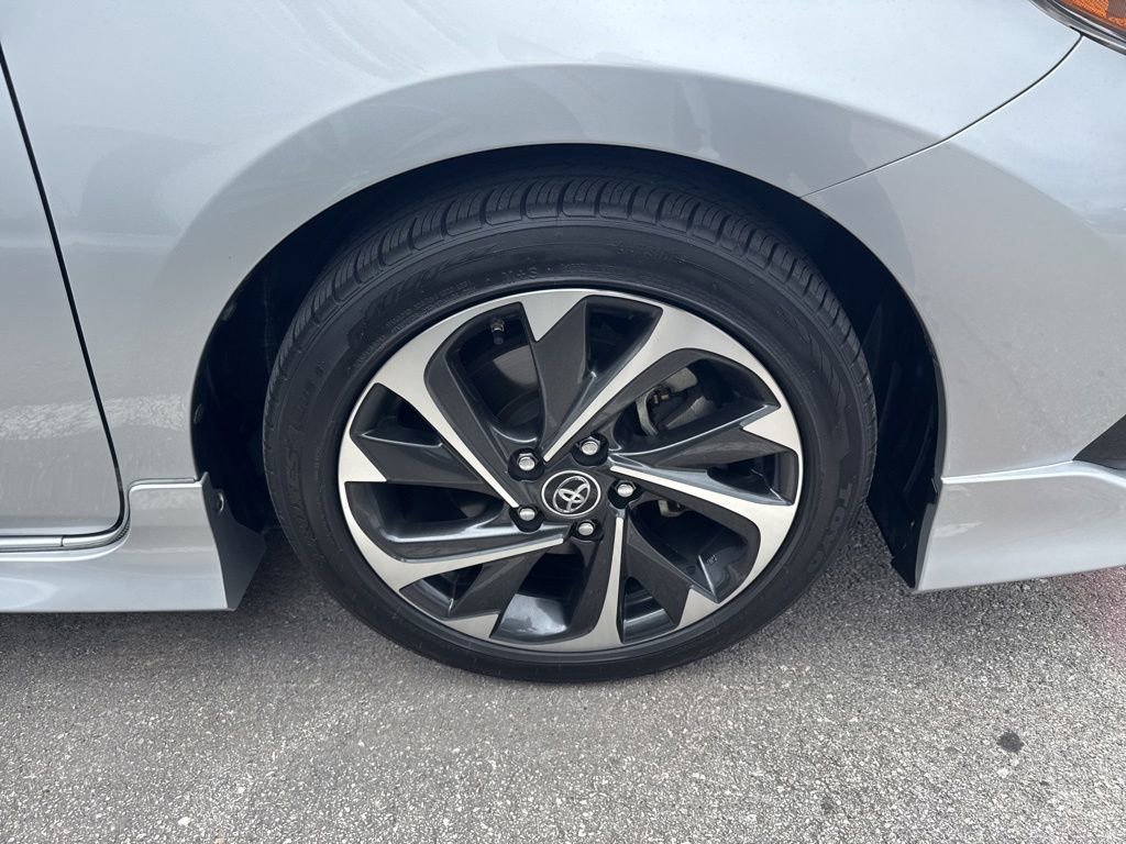 Used 2018 Toyota Corolla iM FWD image 3