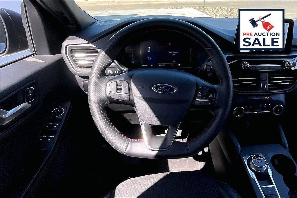Used 2025 Ford Escape ST-Line AWD/4WD image 5