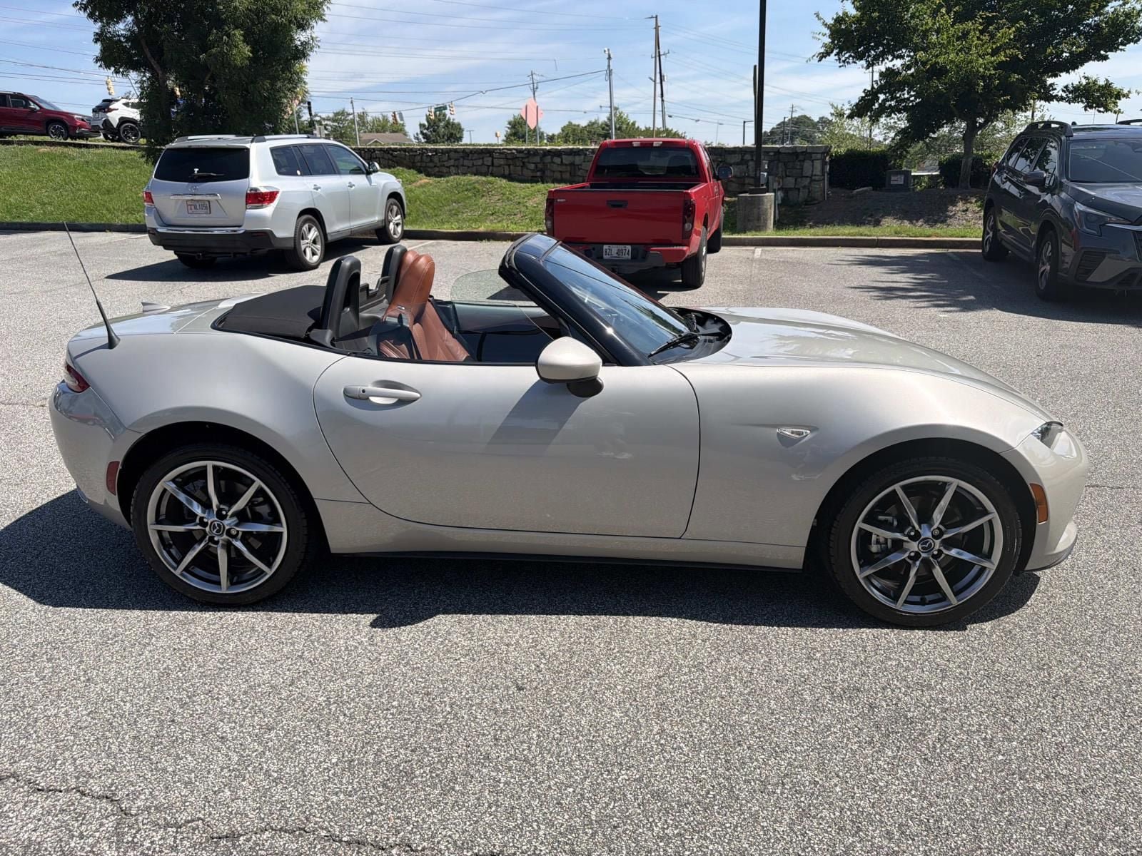 Used 2022 MAZDA MX-5 Miata Grand Touring w/ Weather Package RWD image 30