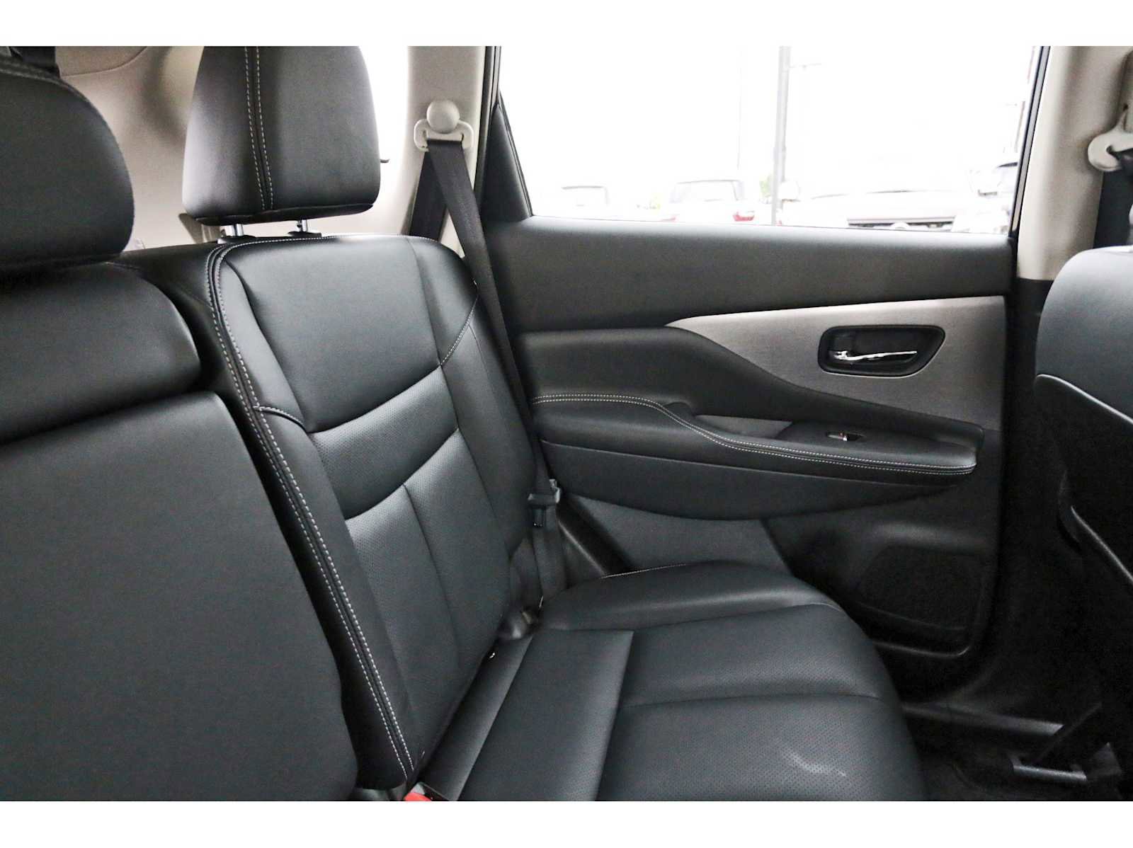 Used 2024 Nissan Murano SL image 10