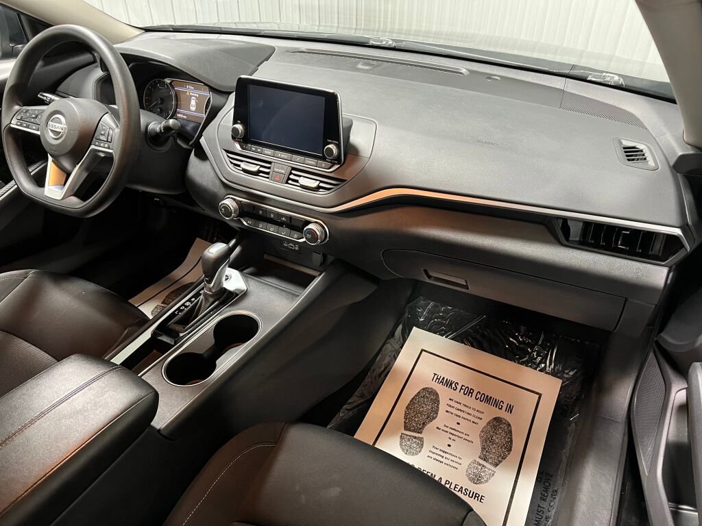 Used 2022 Nissan Altima 2.5 SV image 3