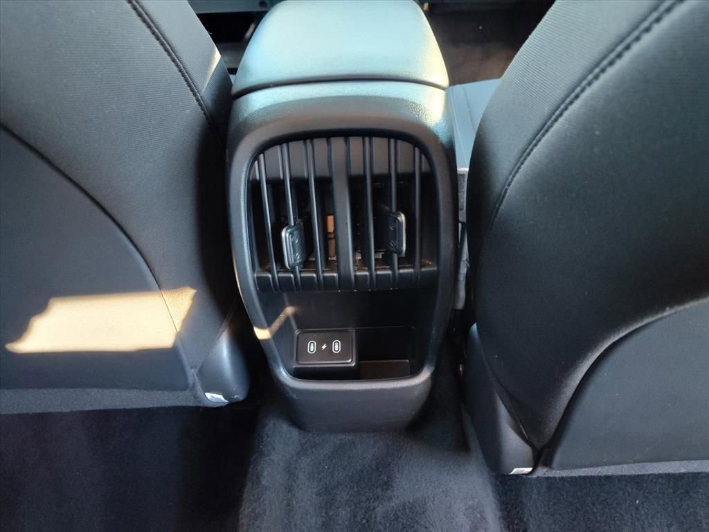 Used 2024 Hyundai Kona SEL image 11