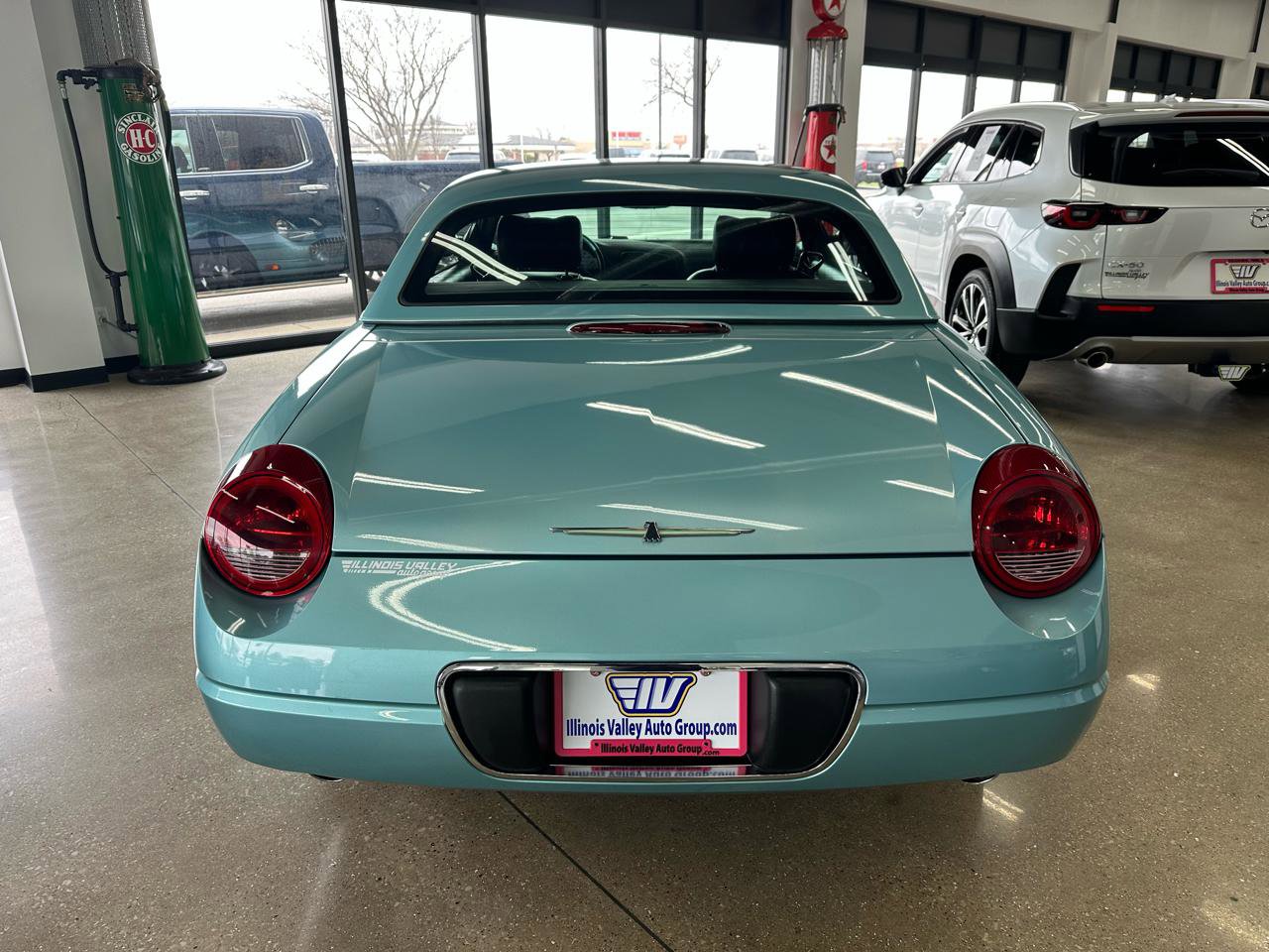Used 2002 Ford Thunderbird Deluxe image 6