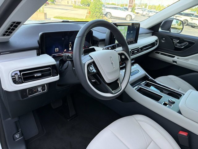 New 2026 Lincoln Aviator Reserve w/ Jet Appearance Package AWD/4WD image 14