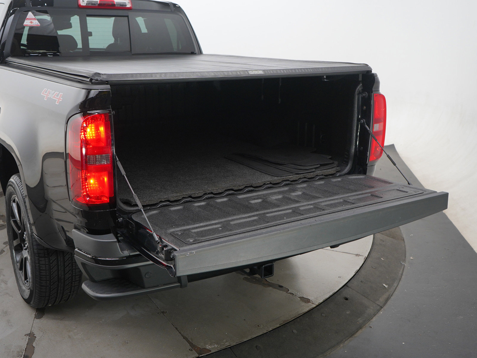 Used 2020 Chevrolet Colorado LT w/ Colorado RST Special Edition image 9