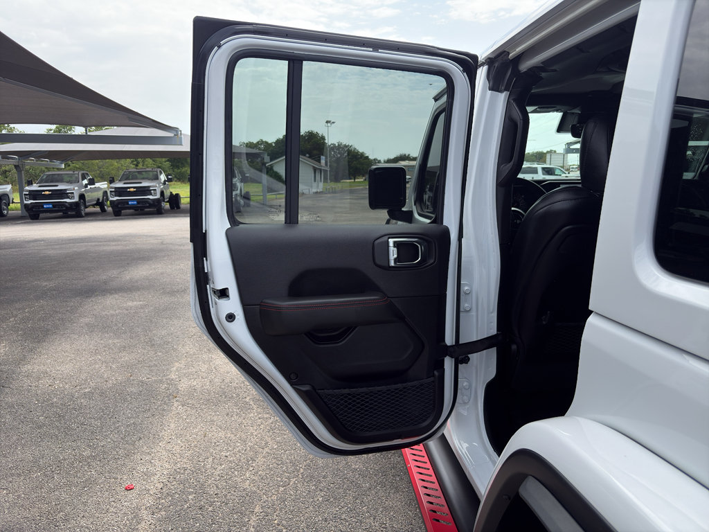 Used 2025 Jeep Wrangler Unlimited Rubicon AWD/4WD image 13