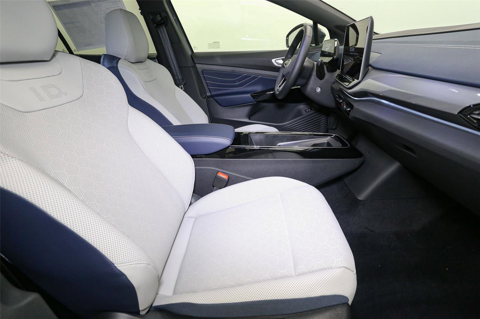 New 2025 Volkswagen ID.4 Pro S AWD/4WD image 12