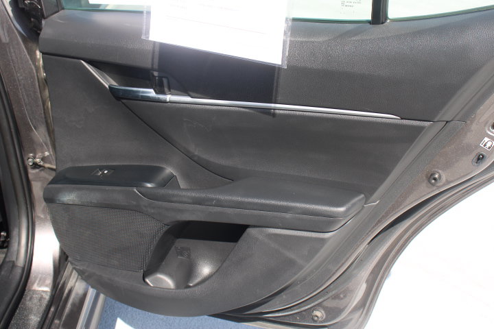 Used 2018 Toyota Camry SE w/ Protection Package (Q2) FWD image 16