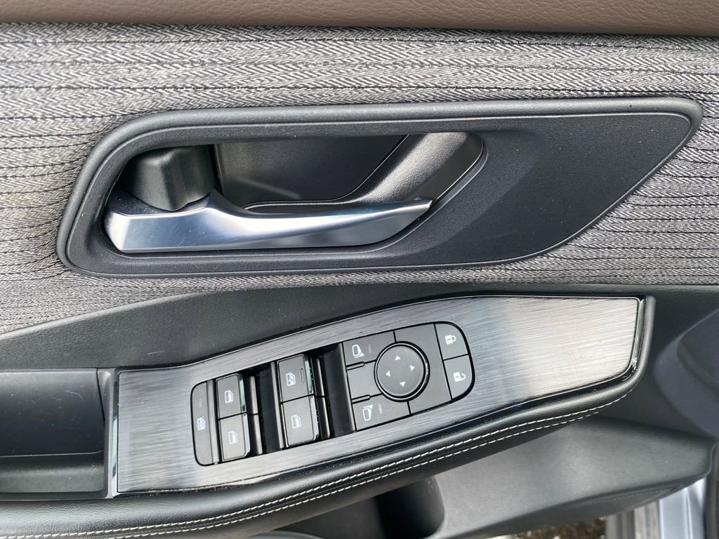 Used 2023 Nissan Rogue SV image 20