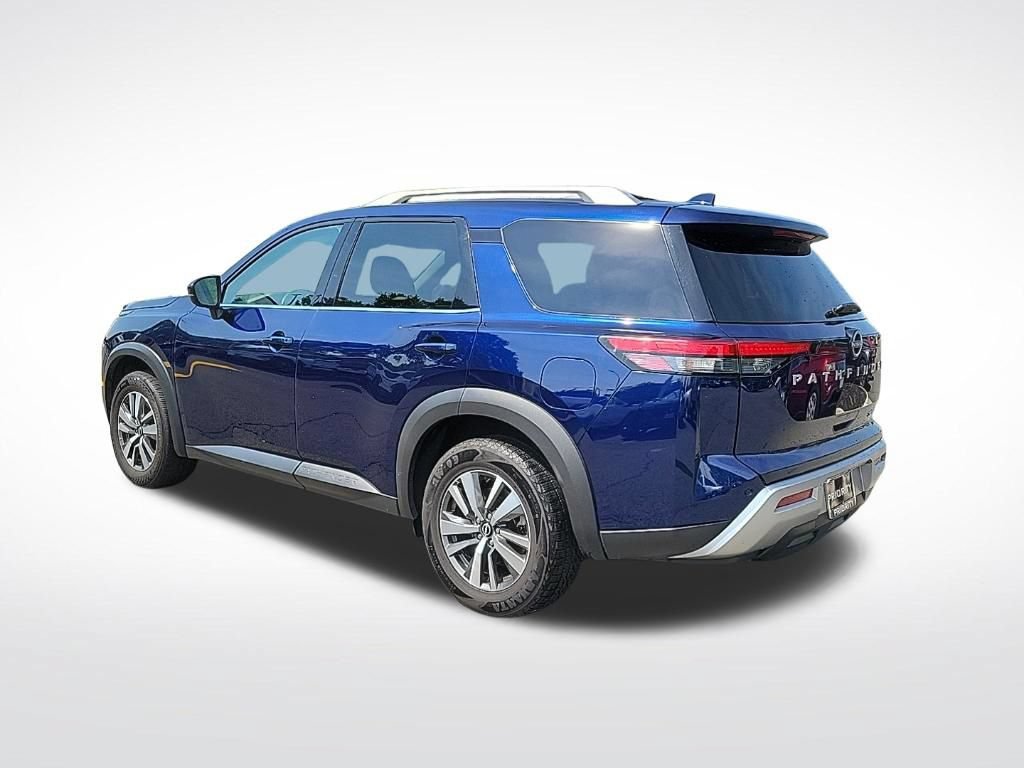 Used 2025 Nissan Pathfinder SL AWD/4WD image 1