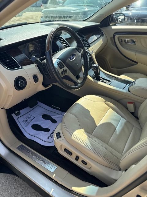 Used 2018 Ford Taurus Limited FWD image 8