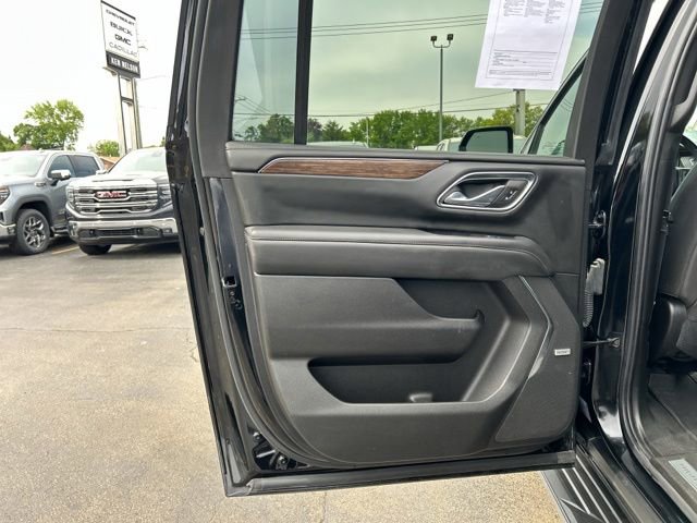 Used 2021 Chevrolet Suburban High Country AWD/4WD image 27