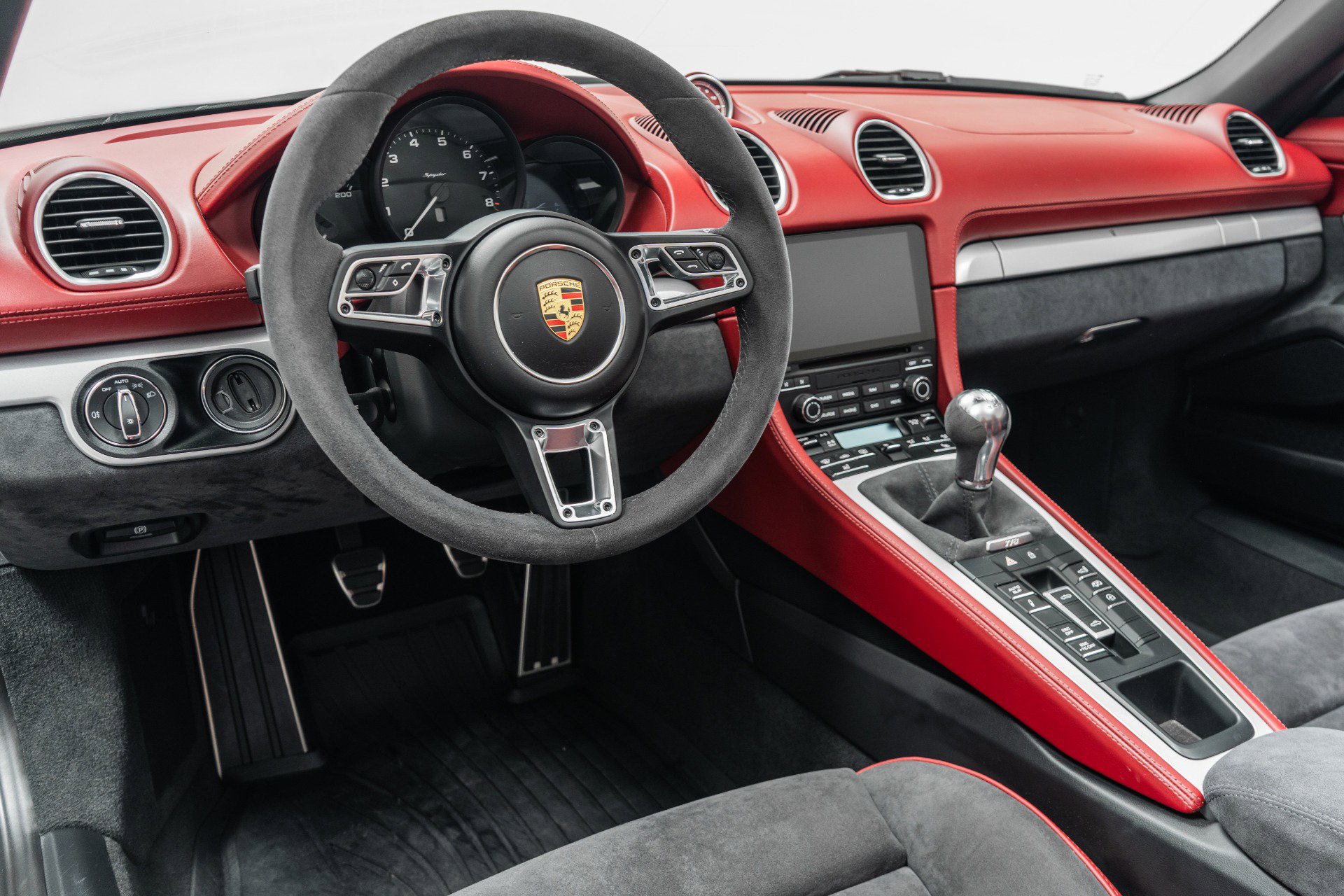 Used 2021 Porsche 718 Boxster Spyder RWD image 13