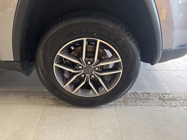 Used 2021 Jeep Grand Cherokee Limited image 16