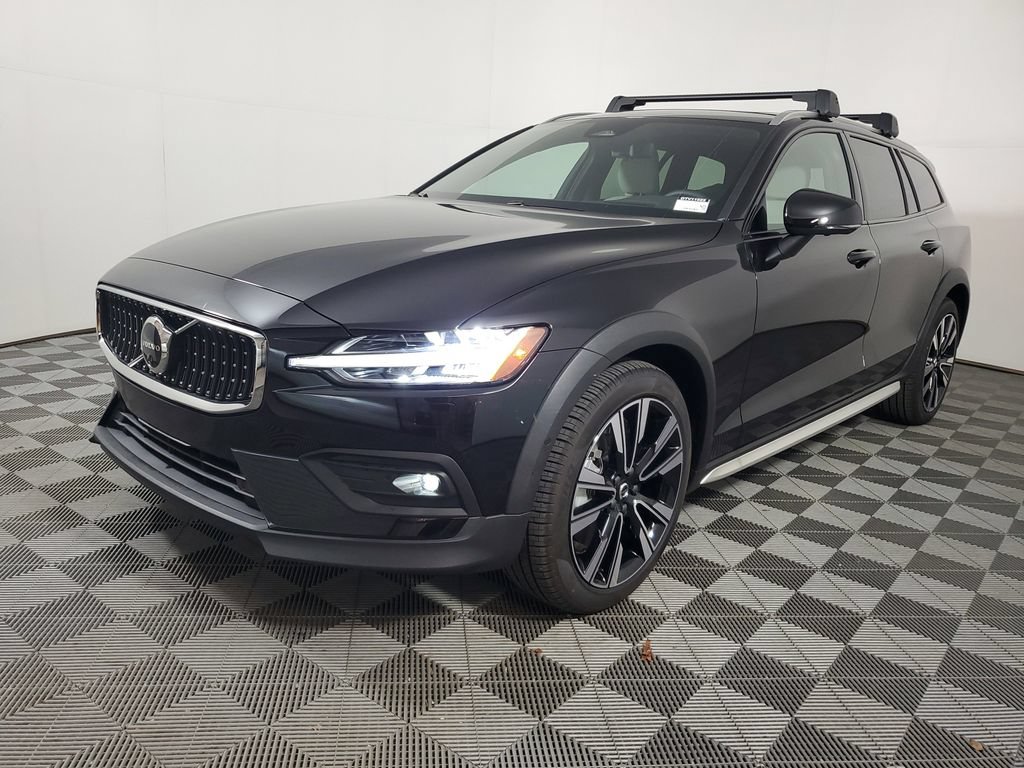 New 2026 Volvo V60 B5 Cross Country Ultra w/ Protection Package Premier AWD/4WD image 3