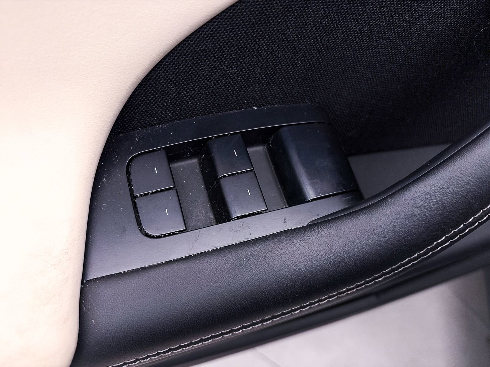 Used 2023 Tesla Model X Plaid image 16