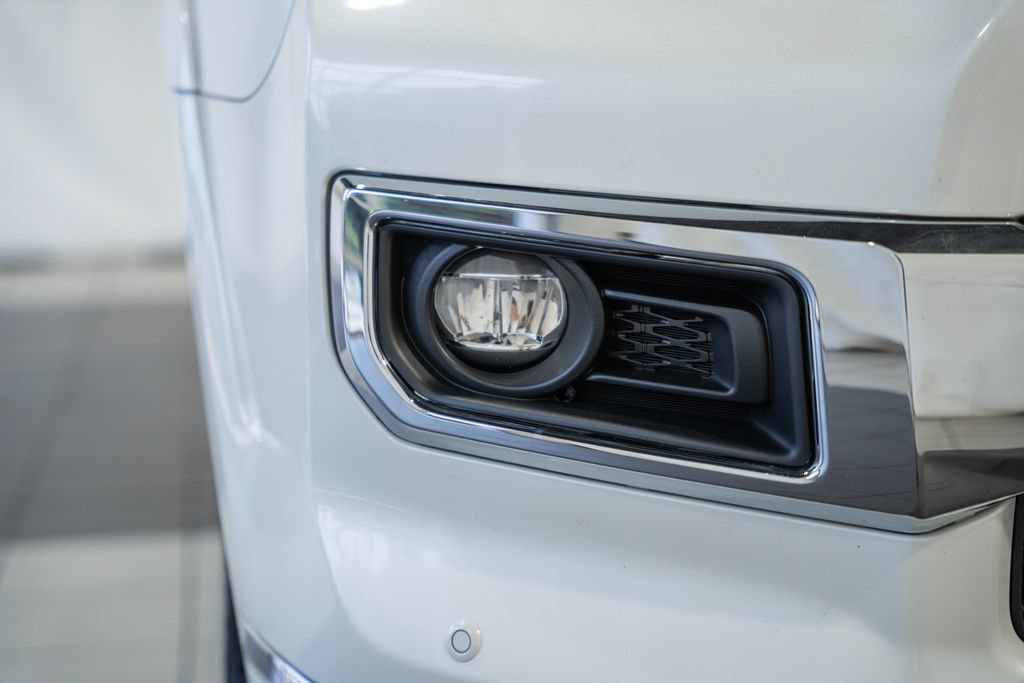 Used 2023 Toyota 4Runner Limited AWD/4WD image 11