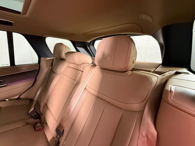 New 2025 Land Rover Range Rover SE image 30