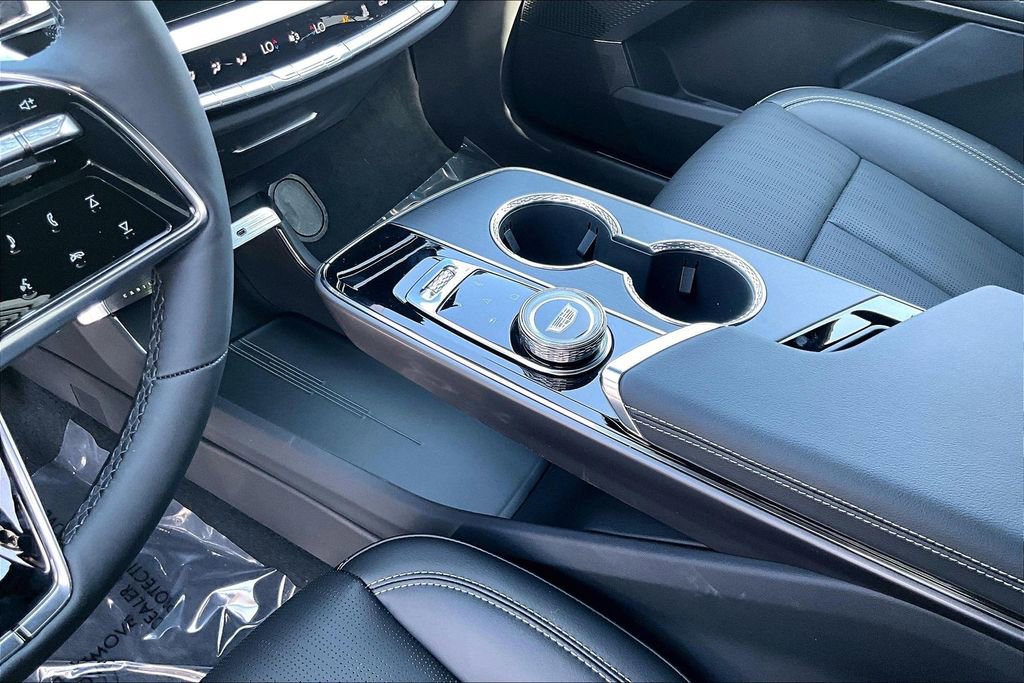 New 2026 Cadillac Lyriq Luxury image 10