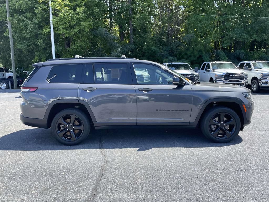 Certified 2023 Jeep Grand Cherokee L Laredo AWD/4WD image 8