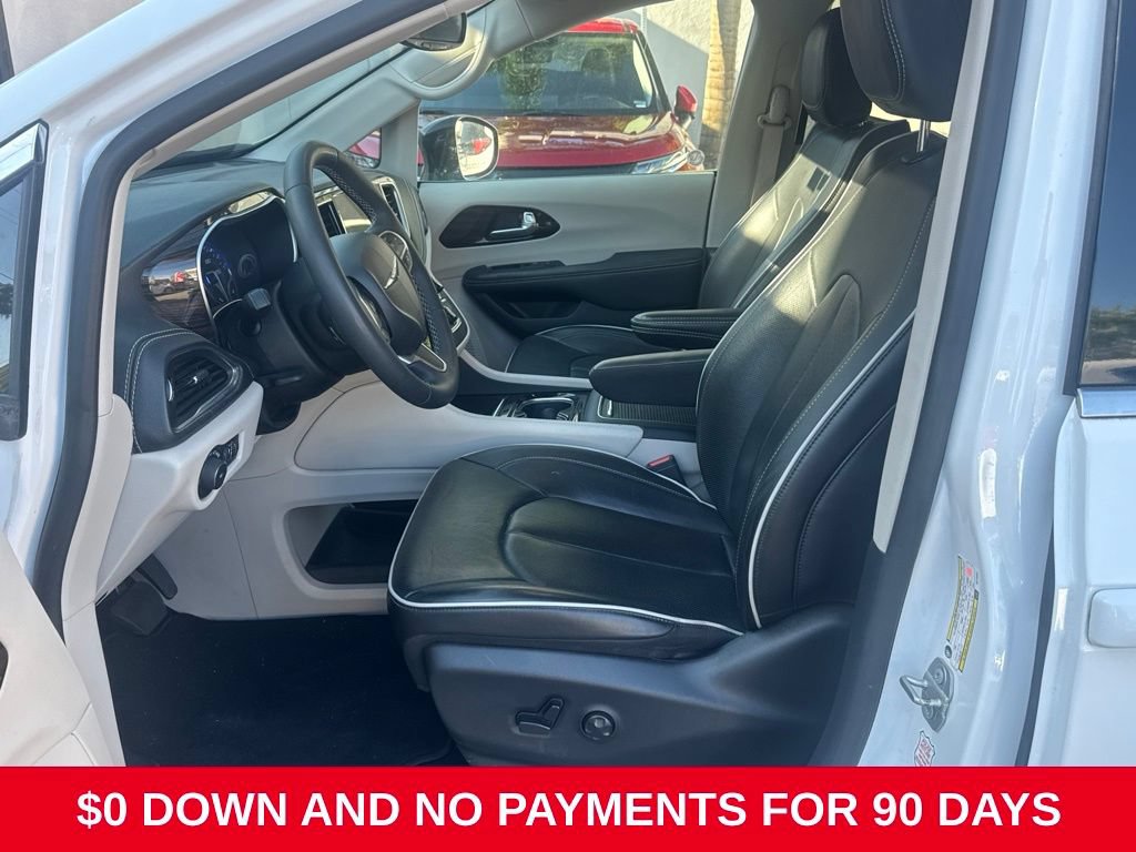 Used 2024 Chrysler Pacifica Limited FWD image 5