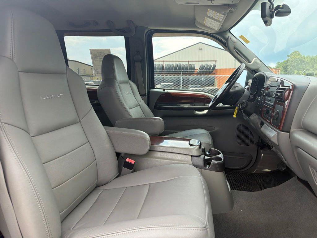 Used 2006 Ford F350 Lariat RWD image 24