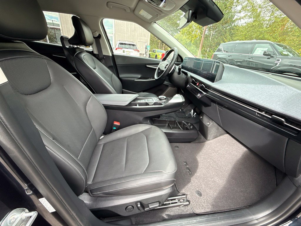 Used 2024 Kia EV6 Wind w/ Wind Technology Package AWD/4WD image 18