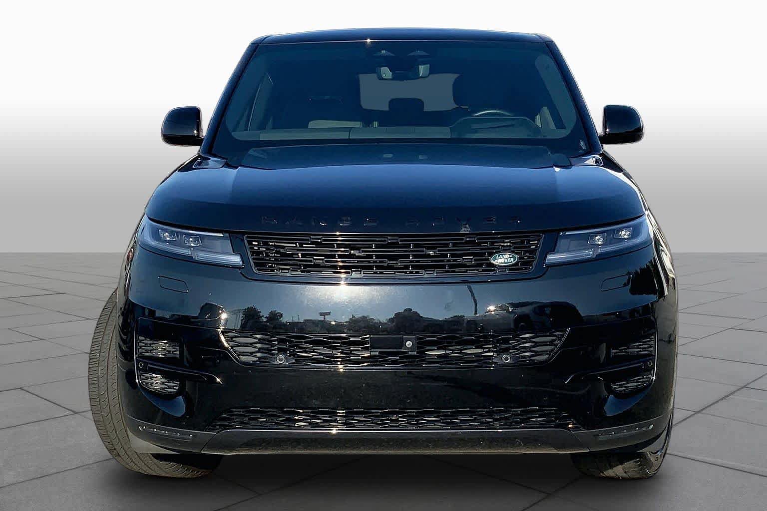 Used 2024 Land Rover Range Rover Sport SE AWD/4WD image 4