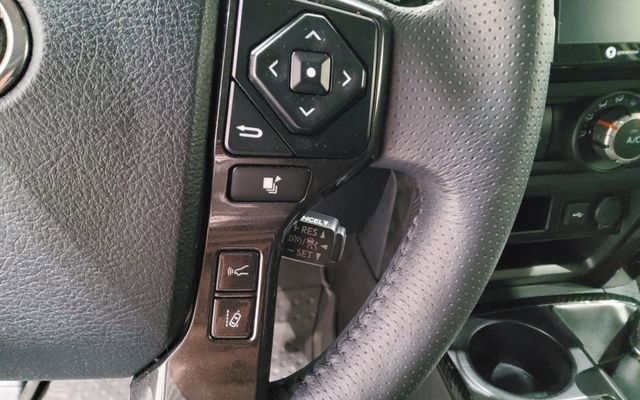 Used 2020 Toyota 4Runner TRD Off-Road Premium w/ Moonroof Package AWD/4WD image 24