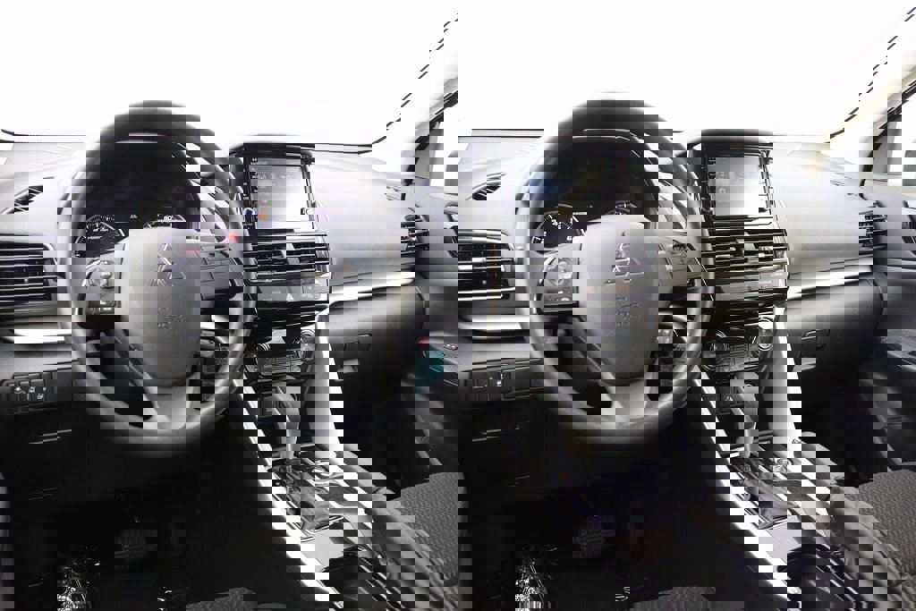 Used 2024 Mitsubishi Eclipse Cross ES image 2