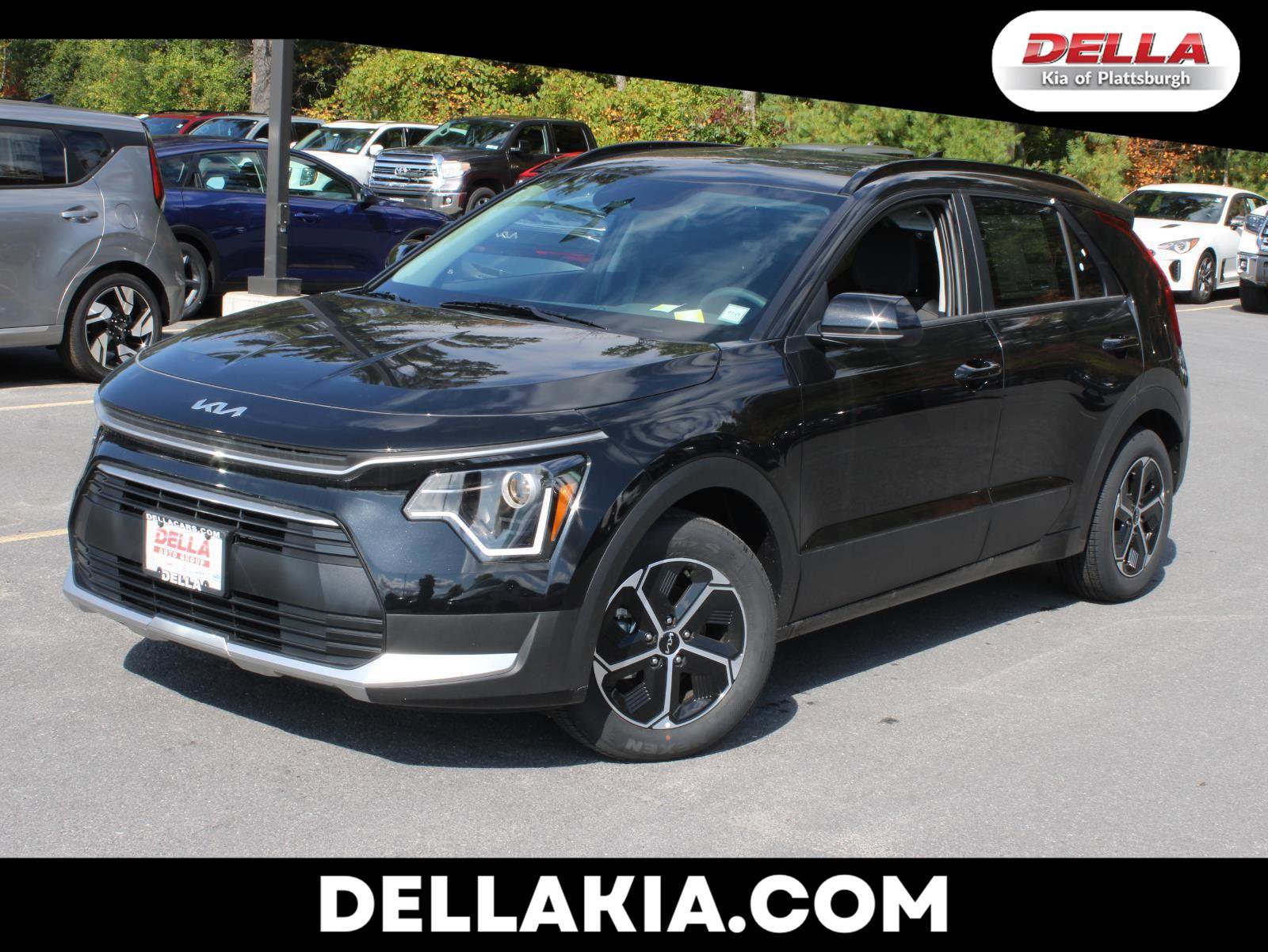 New 2025 Kia Niro LX image 1